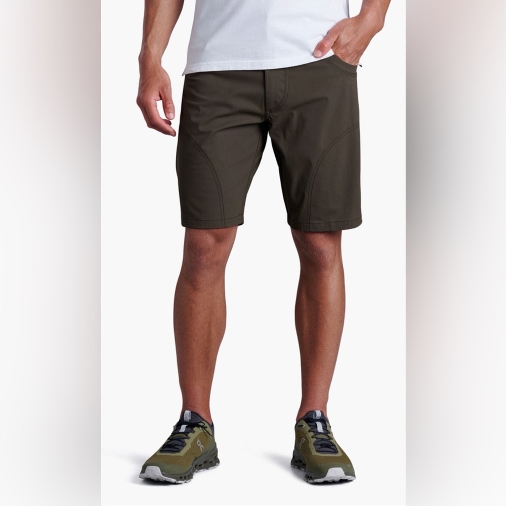 KUHL RAMBLR™
Tough, lightweight, quick-dry short with 8 pockets Size 36